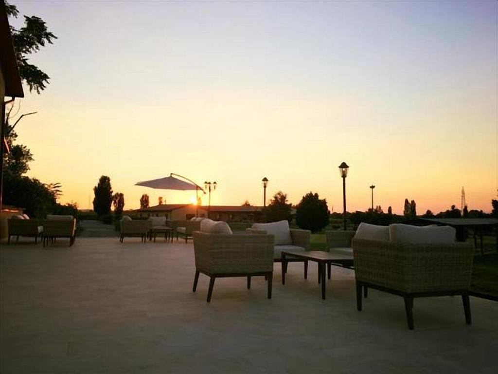 Tenuta Lamborghini Golf & Resort 帕尼卡莱 外观 照片